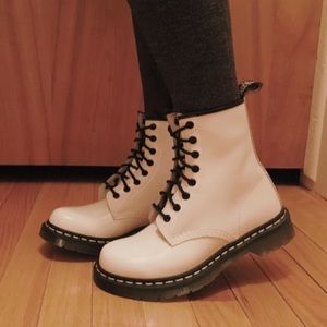 White Dr. Martens // Size 7